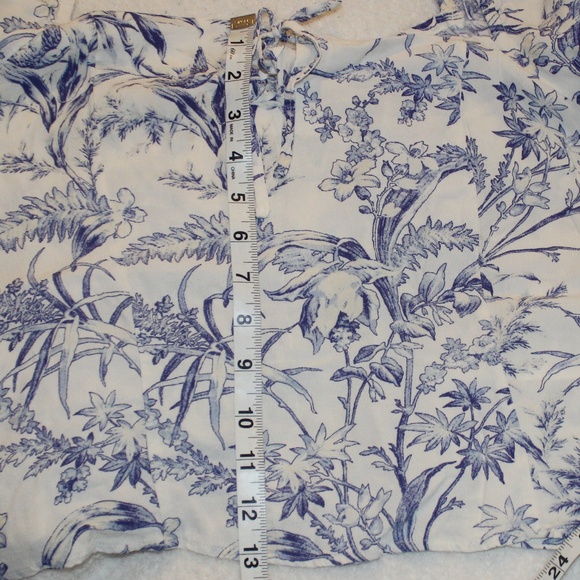 Women's H&M white/blue Floral cropped top with Fluffy sleeves in Sz (L) - Picture 9 of 9